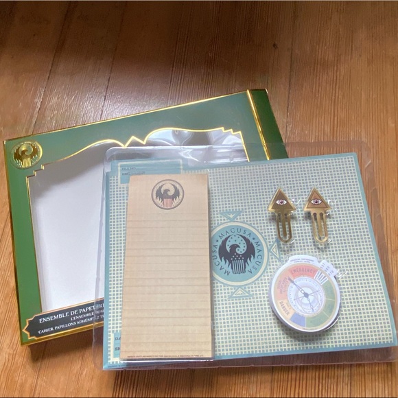 Fantastic Beasts HP Bundle retail $70! - Picture 9 of 16